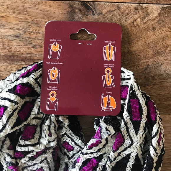 Patterned Infinity Scarf - Picture 3 of 4